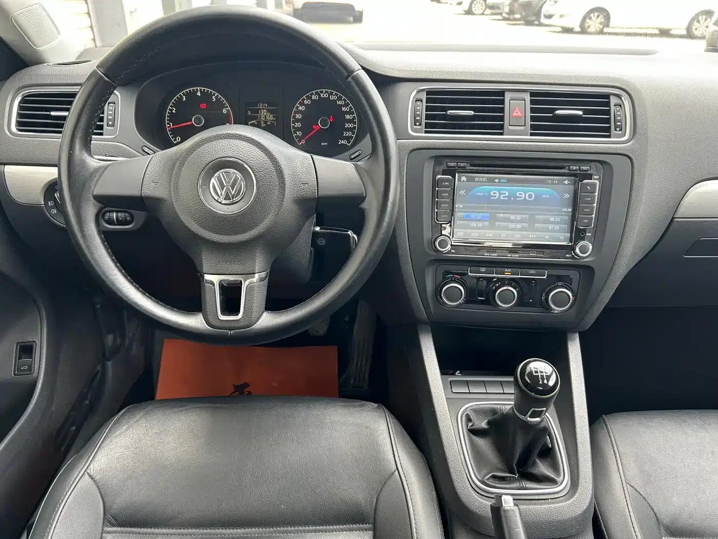 2014 Volkswagen Sagitar 1.6L Manual Comfort Edition — миниатюра 9