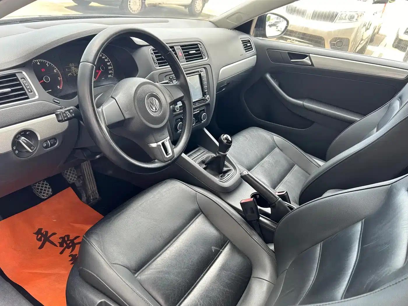2014 Volkswagen Sagitar 1.6L Manual Comfort Edition — миниатюра 10