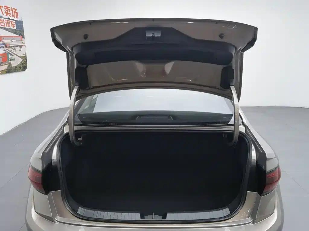 2024 Volkswagen Sagitar 300TSI DSG Super Edition — миниатюра 16