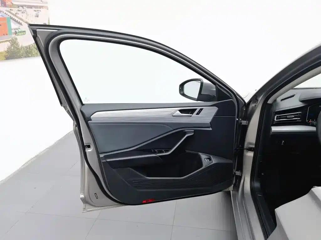 2024 Volkswagen Sagitar 300TSI DSG Super Edition — миниатюра 8