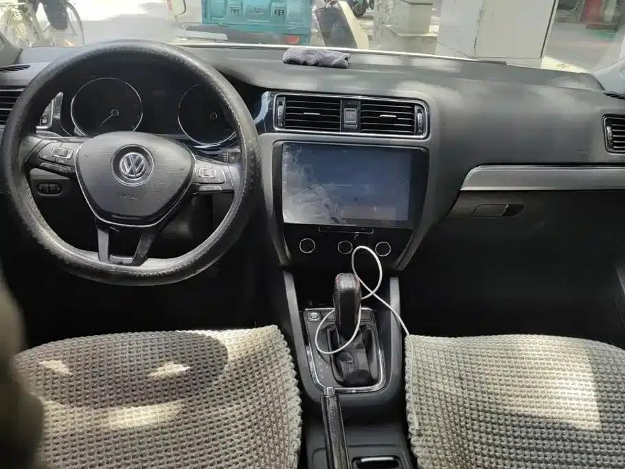 2018 Volkswagen Sagitar 1.6L Automatic Comfort Model — миниатюра 12