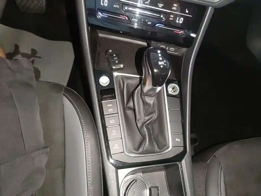 2021 Volkswagen Sagitar 280TSI DSG Luxury Intelligent Edition — миниатюра 14