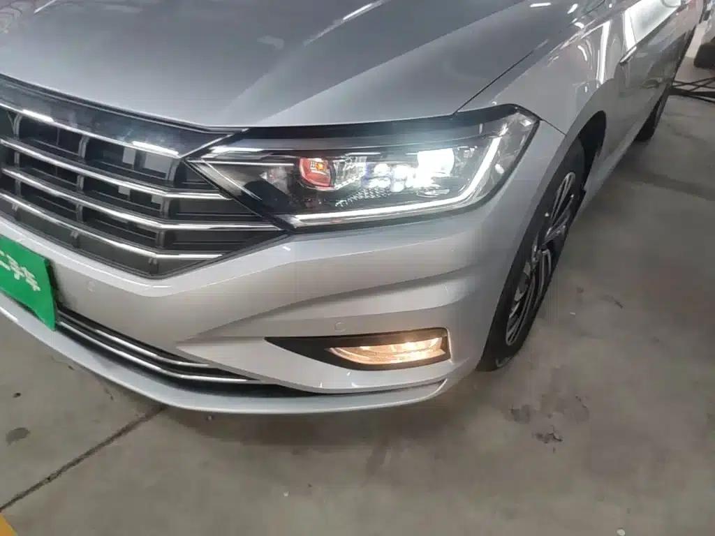 2021 Volkswagen Sagitar 280TSI DSG Luxury Intelligent Edition — миниатюра 24