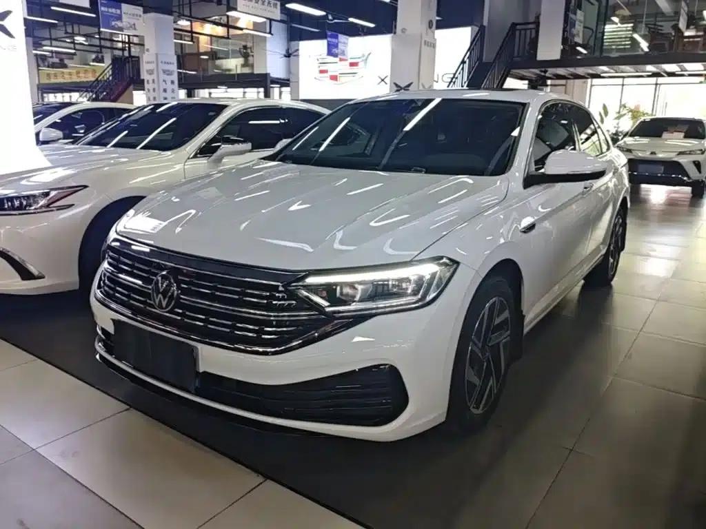 2024 Volkswagen Sagitar 300TSI DSG Super Edition — миниатюра 2