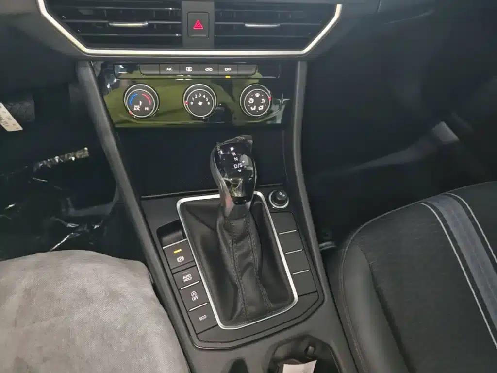 2025 Volkswagen Sagitar Facelift 200TSI DSG Flying Edition — миниатюра 14