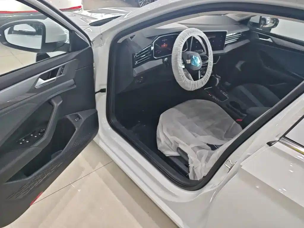 2025 Volkswagen Sagitar Facelift 200TSI DSG Flying Edition — миниатюра 16