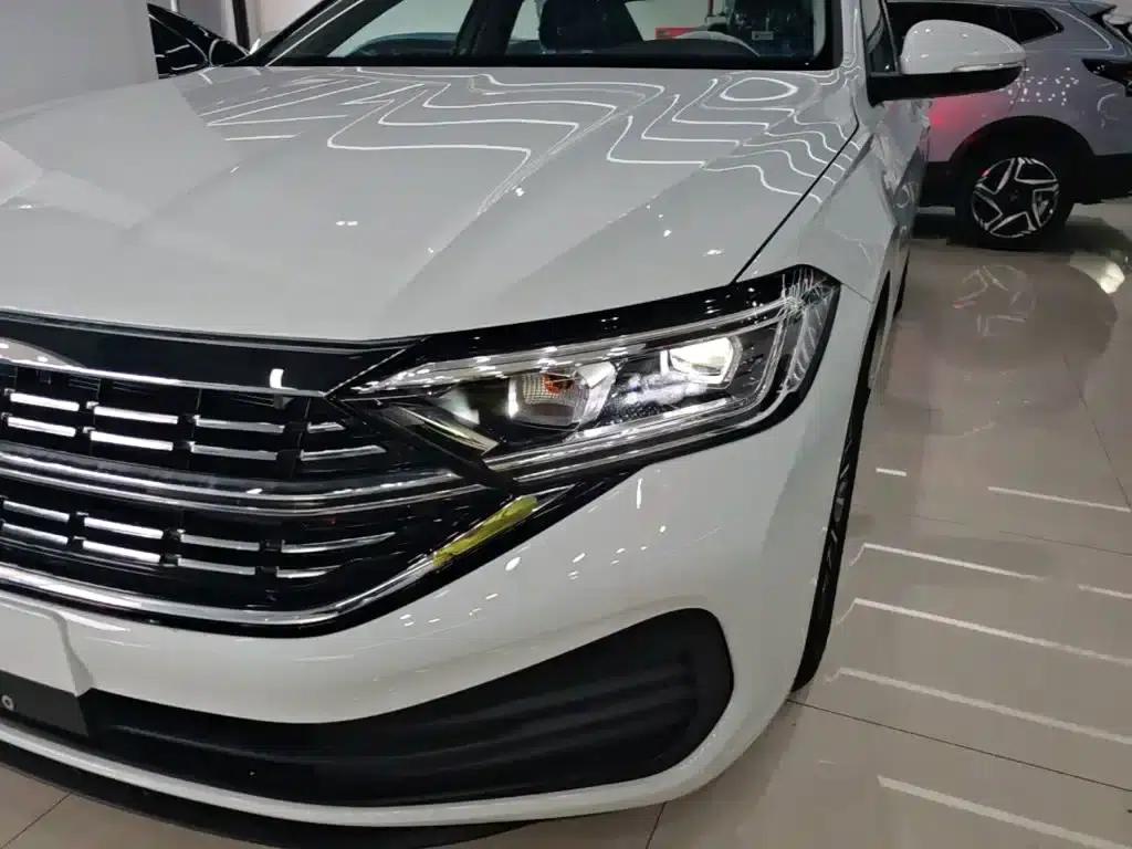 2025 Volkswagen Sagitar Facelift 200TSI DSG Flying Edition — миниатюра 24