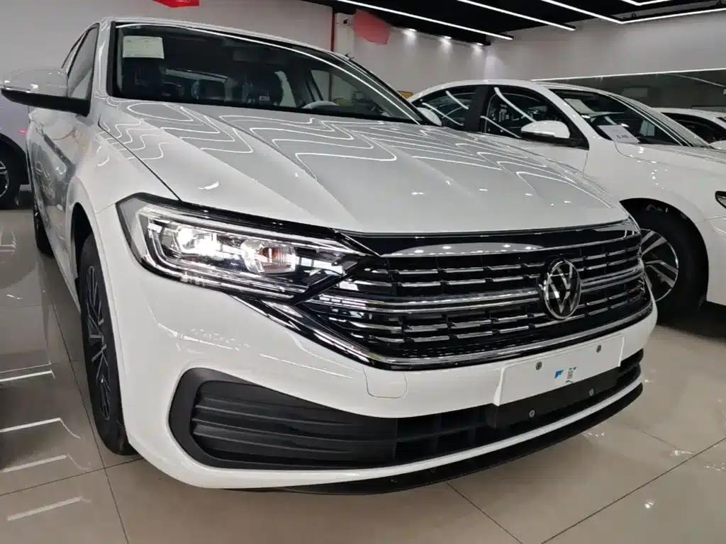 2025 Volkswagen Sagitar Facelift 200TSI DSG Flying Edition — миниатюра 4