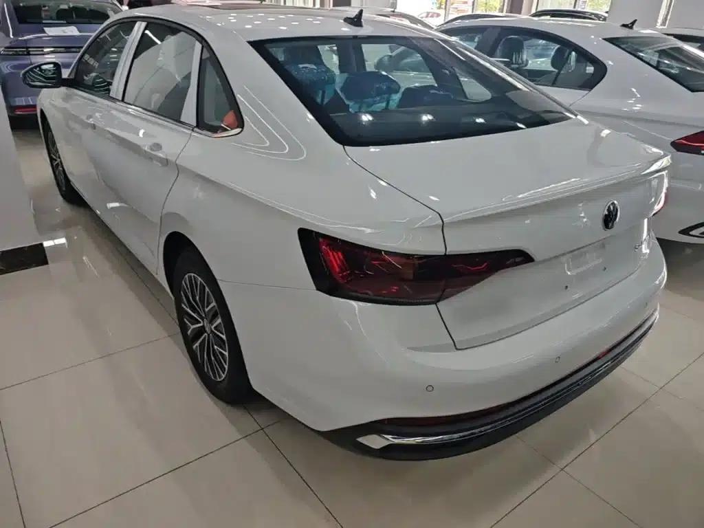 2025 Volkswagen Sagitar Facelift 200TSI DSG Flying Edition — миниатюра 5