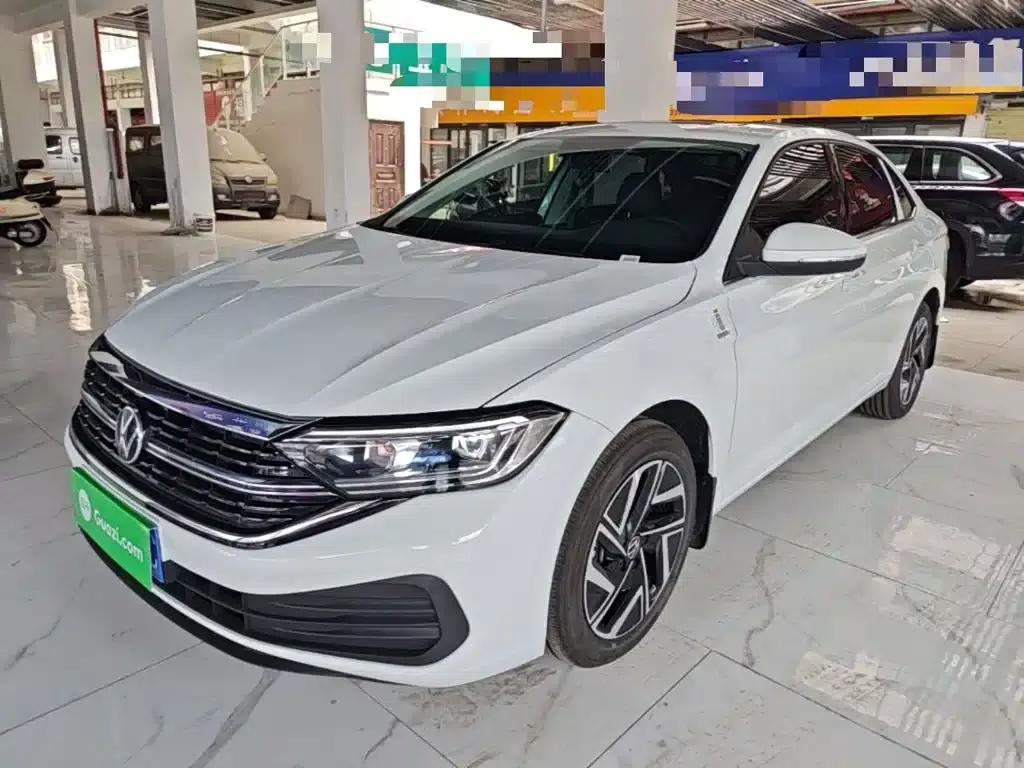 2025 Volkswagen Sagitar Facelift 300TSI DSG Flying Edition — миниатюра 2