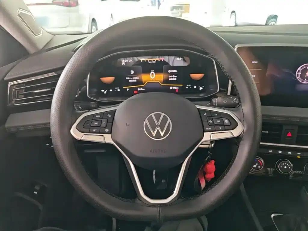2025 Volkswagen Sagitar Facelift 300TSI DSG Flying Edition — миниатюра 11