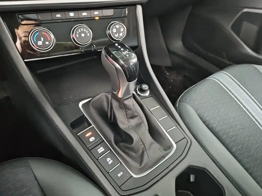 2025 Volkswagen Sagitar Facelift 300TSI DSG Flying Edition — миниатюра 14