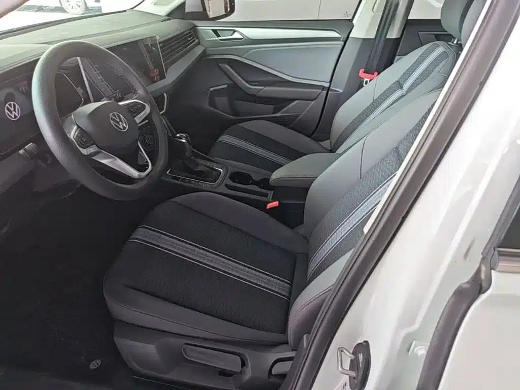2025 Volkswagen Sagitar Facelift 300TSI DSG Flying Edition — миниатюра 15