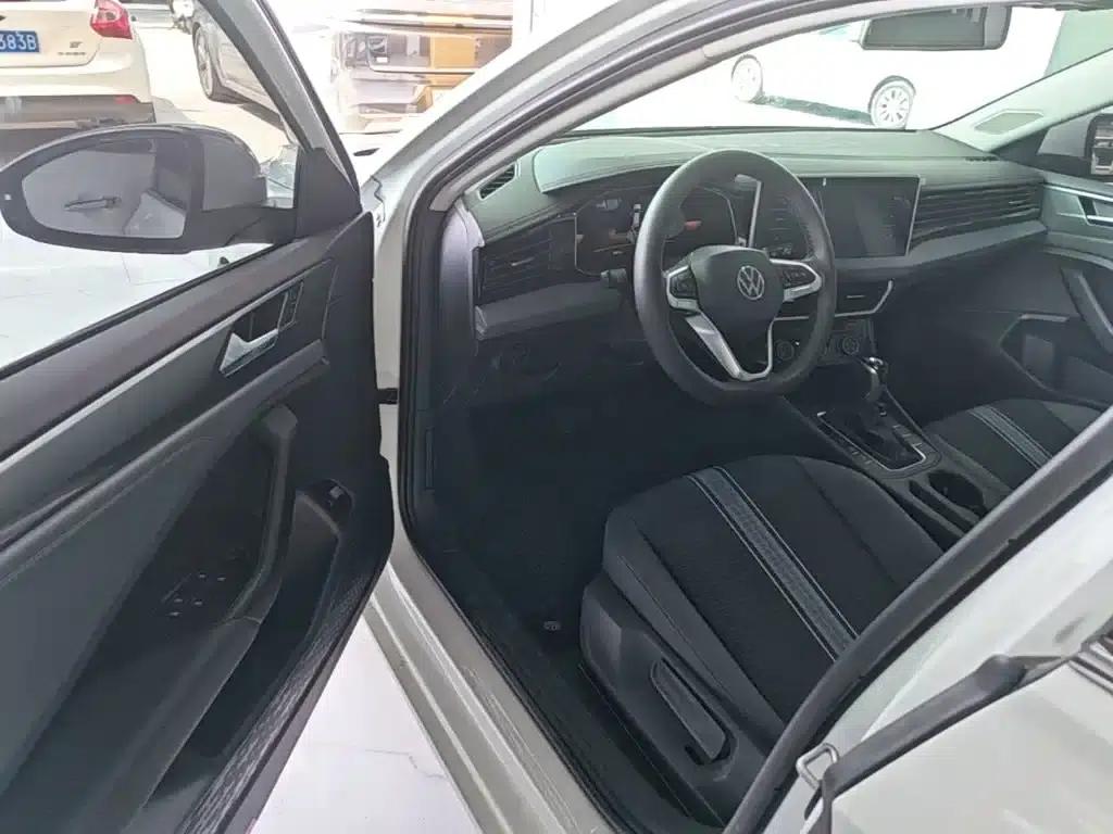 2025 Volkswagen Sagitar Facelift 300TSI DSG Flying Edition — миниатюра 16