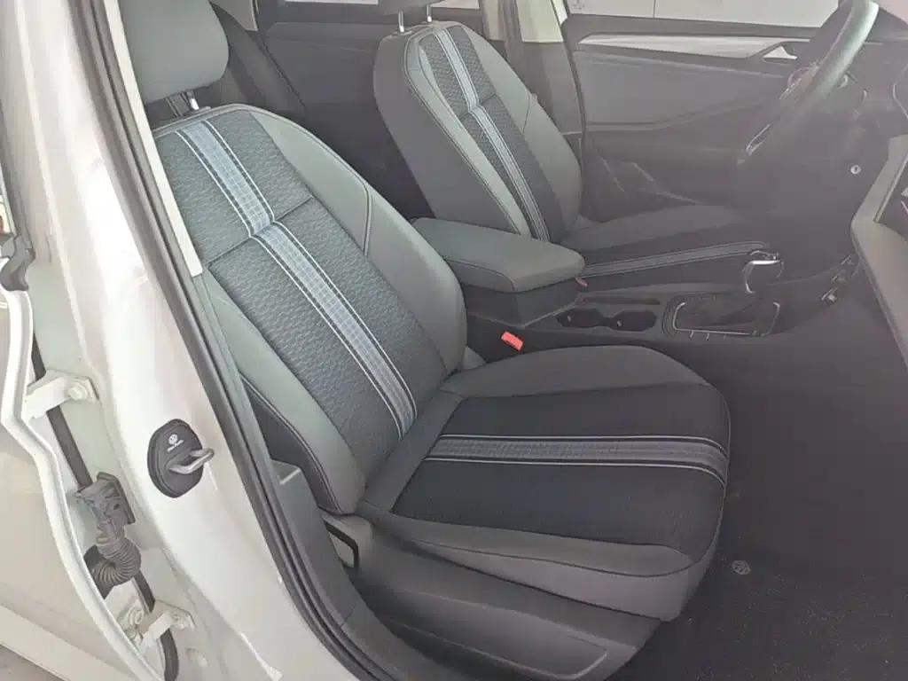 2025 Volkswagen Sagitar Facelift 300TSI DSG Flying Edition — миниатюра 25