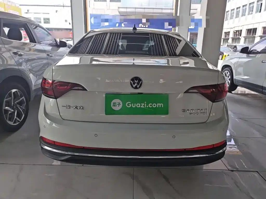 2025 Volkswagen Sagitar Facelift 300TSI DSG Flying Edition — миниатюра 6