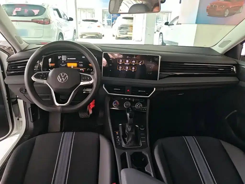 2025 Volkswagen Sagitar Facelift 300TSI DSG Flying Edition — миниатюра 10