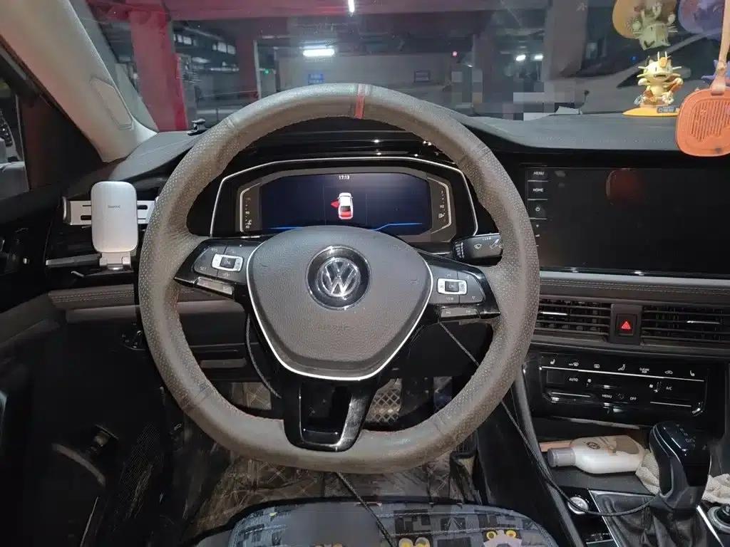 2021 Volkswagen Sagitar 280TSI DSG Luxury Intelligent Edition — миниатюра 3