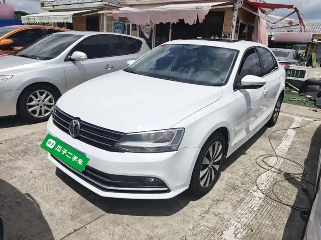 2017 Volkswagen Sagitar 1.6L Automatic Comfort Edition — миниатюра 2