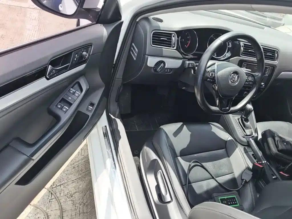 2017 Volkswagen Sagitar 1.6L Automatic Comfort Edition — миниатюра 16