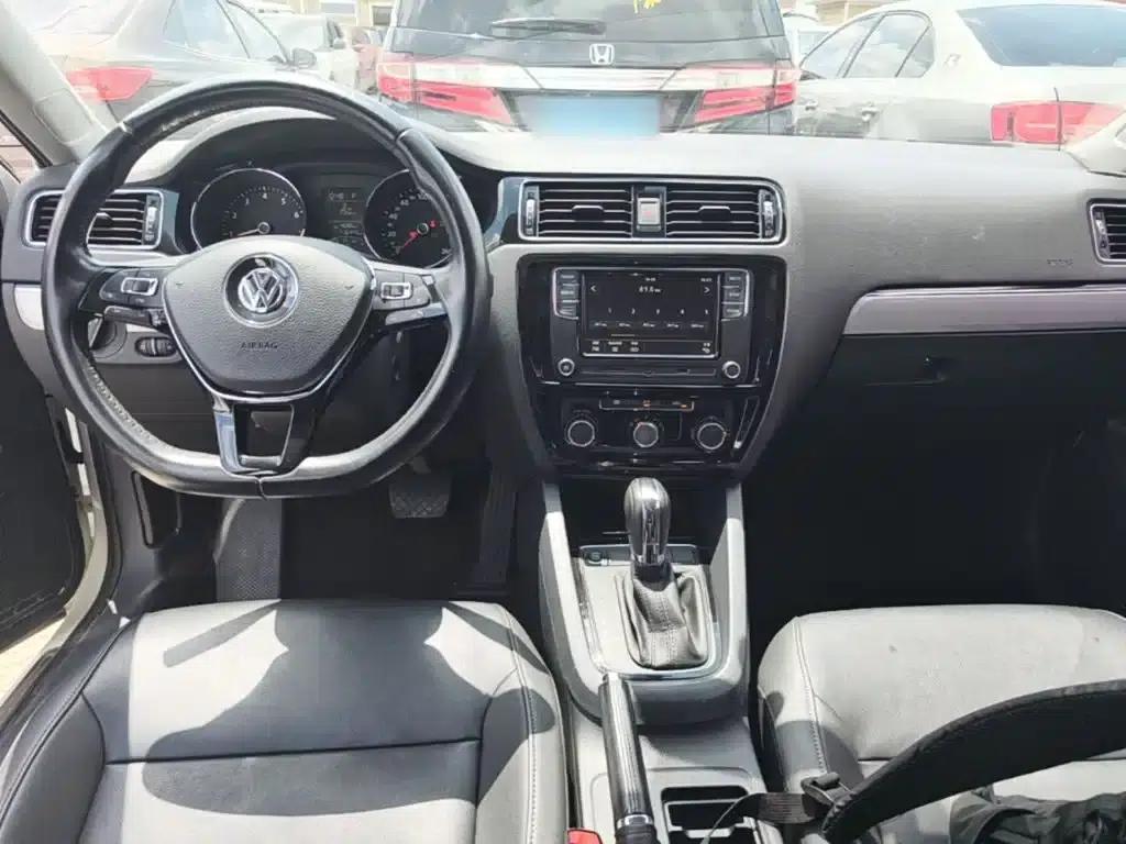 2017 Volkswagen Sagitar 1.6L Automatic Comfort Edition — миниатюра 10