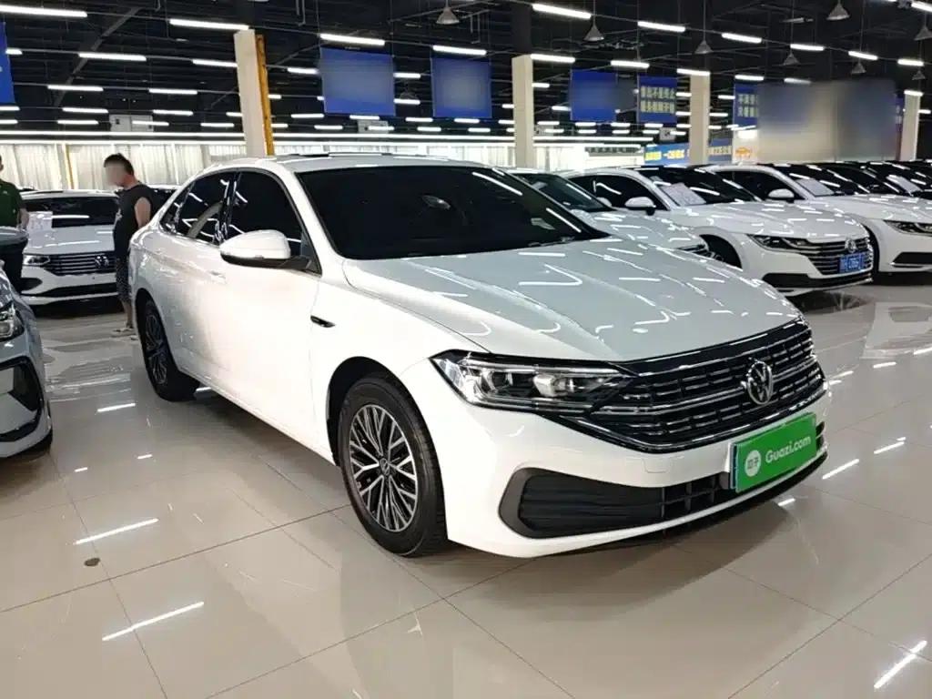2024 Volkswagen Sagitar 200TSI DSG Flying Edition — миниатюра 4