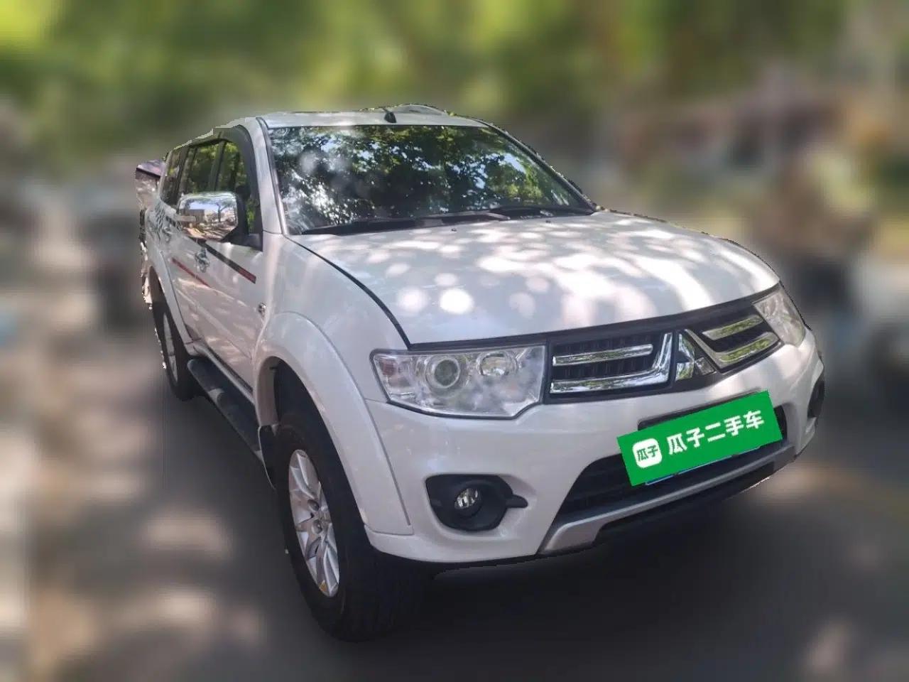 Mitsubishi Pajero Sport 2013 3.0L Automatic 4x4 Flagship Edition — миниатюра 3
