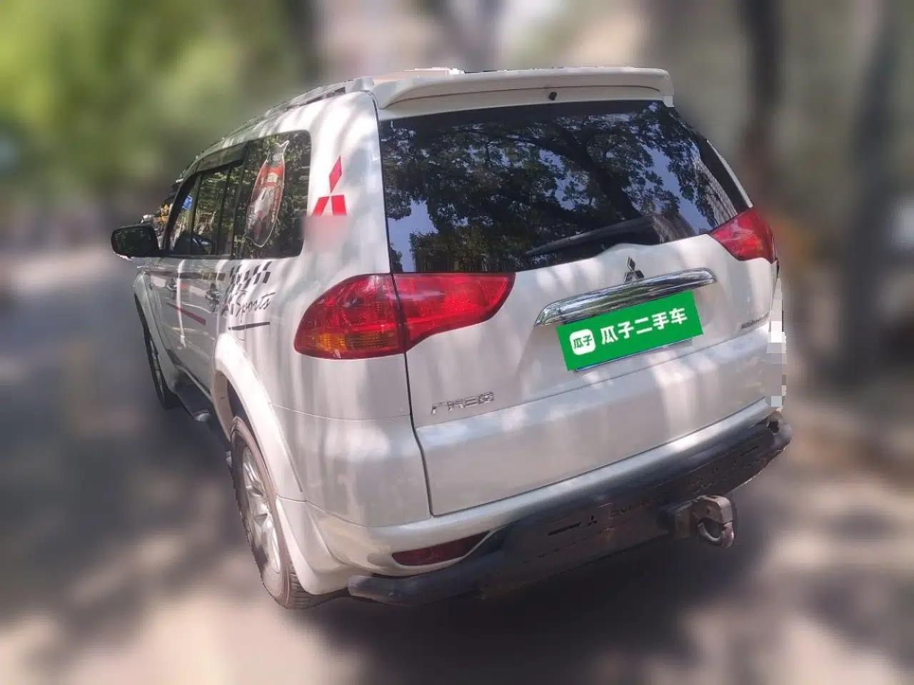 Mitsubishi Pajero Sport 2013 3.0L Automatic 4x4 Flagship Edition — миниатюра 4