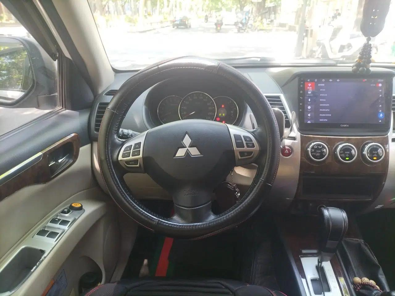 Mitsubishi Pajero Sport 2013 3.0L Automatic 4x4 Flagship Edition — миниатюра 10