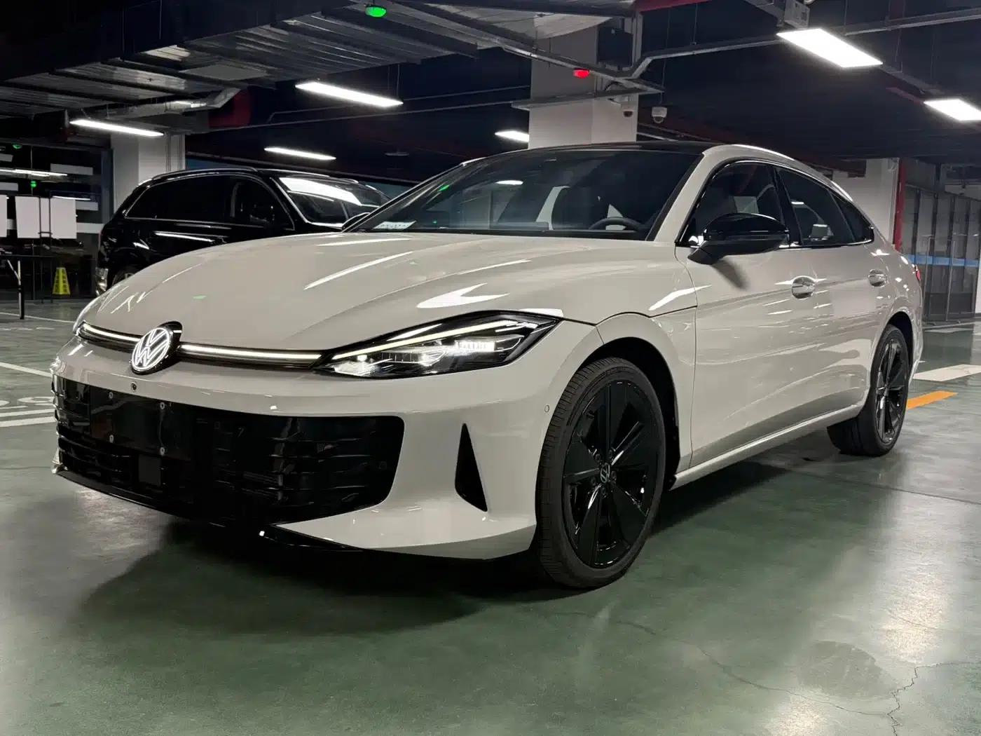 Lamando 2026 Model, Lamando L GTS 380TSI Lingfeng Millionth Anniversary Edition — миниатюра 1