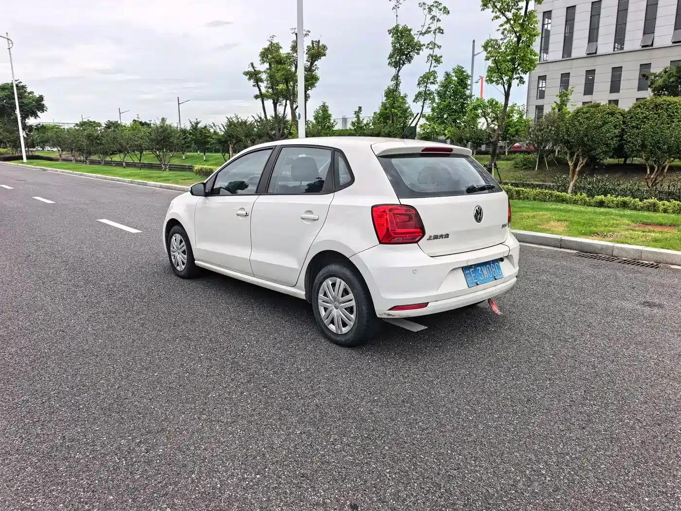 2014 Polo 1.4L Manual Fashion Edition — миниатюра 13