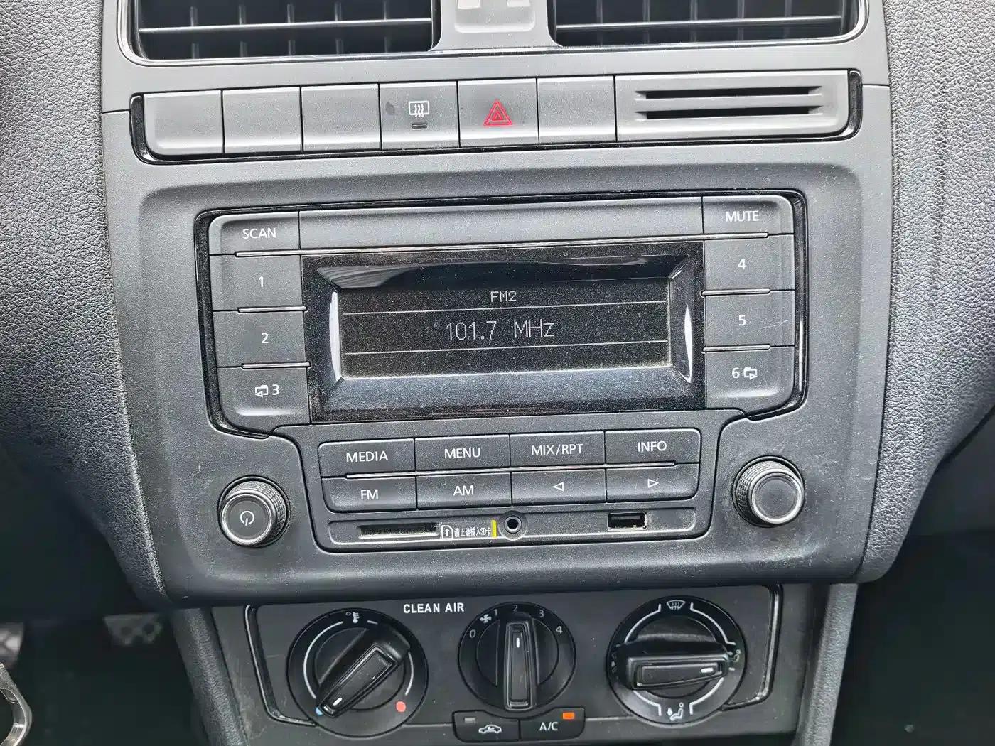 2014 Polo 1.4L Manual Fashion Edition — миниатюра 7