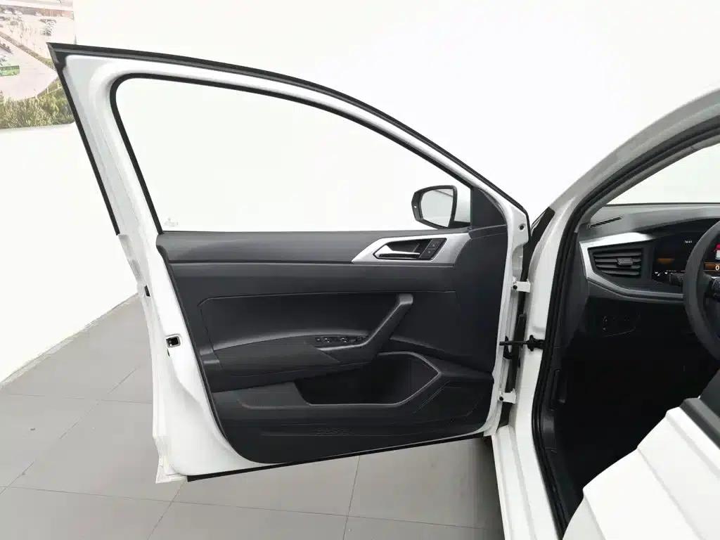 2023 Polo Facelift Plus 1.5L Automatic Enjoy Life Edition — миниатюра 8