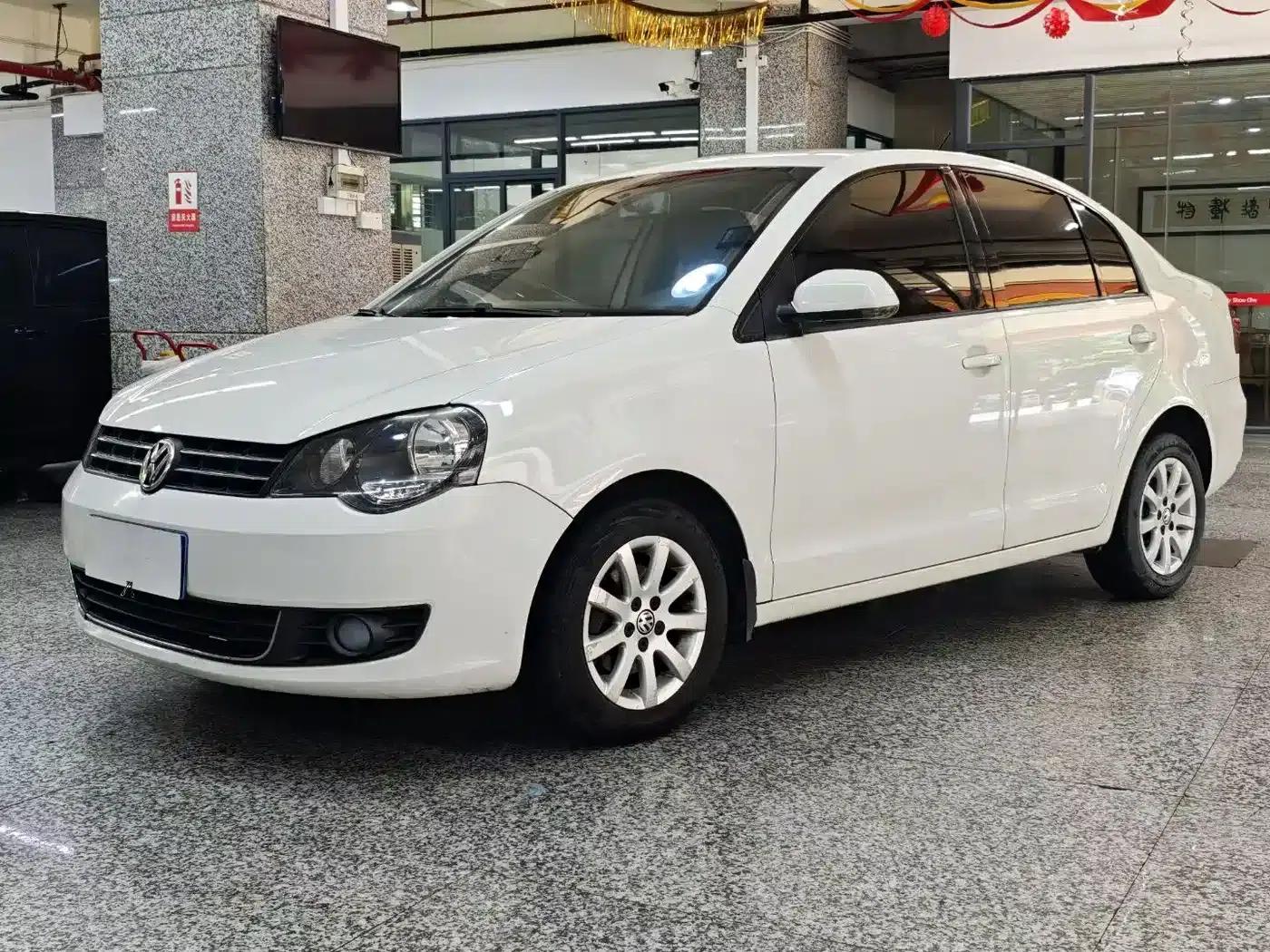 2011 Polo 1.4L Automatic Premium Edition — миниатюра 1
