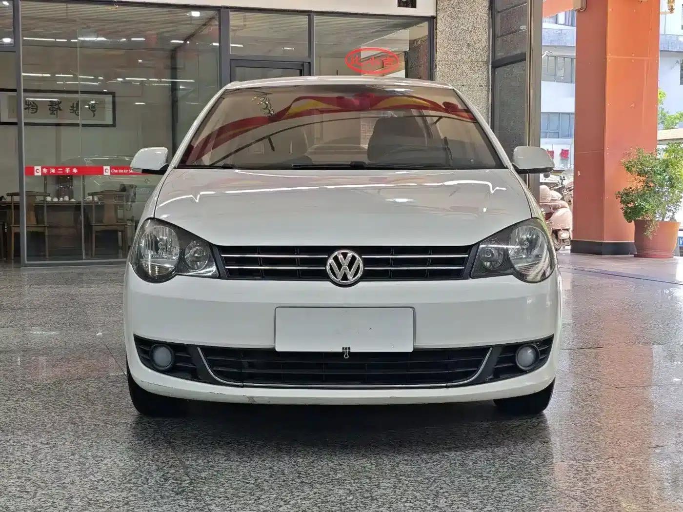 2011 Polo 1.4L Automatic Premium Edition — миниатюра 2