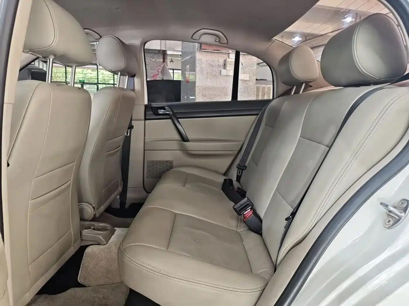 2011 Polo 1.4L Automatic Premium Edition — миниатюра 6