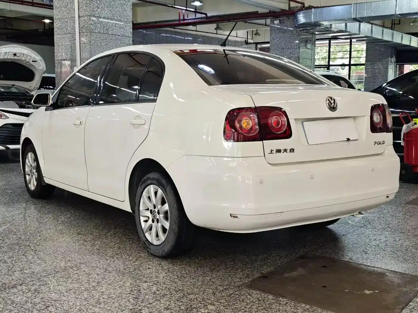 2011 Polo 1.4L Automatic Premium Edition — миниатюра 7