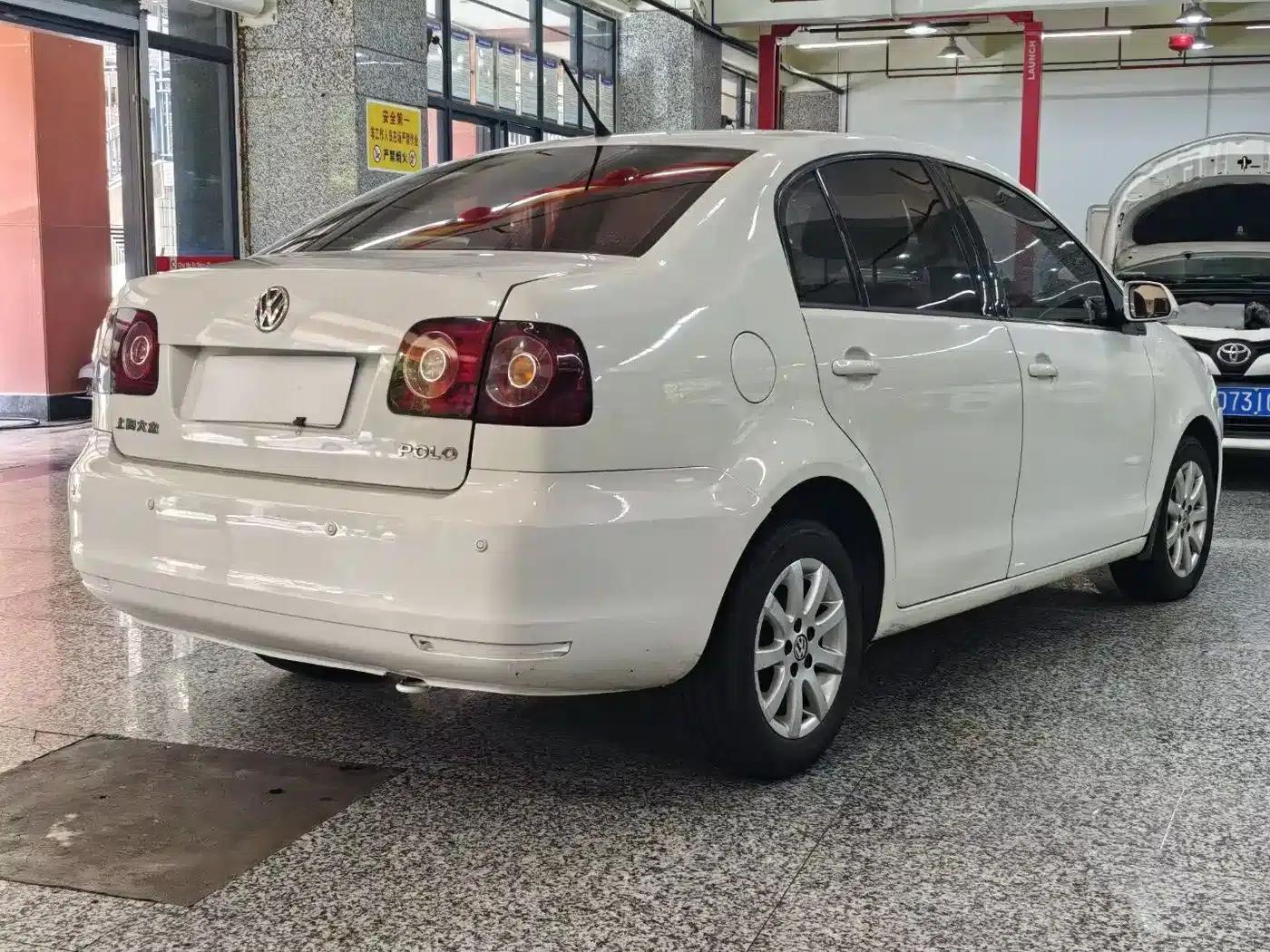 2011 Polo 1.4L Automatic Premium Edition — миниатюра 9