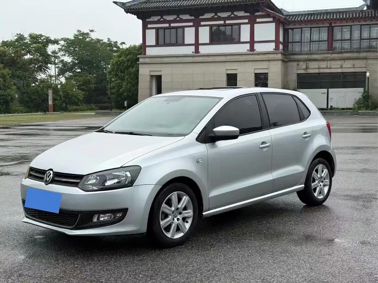 2013 Polo 1.4L Automatic Luxury Edition — миниатюра 1