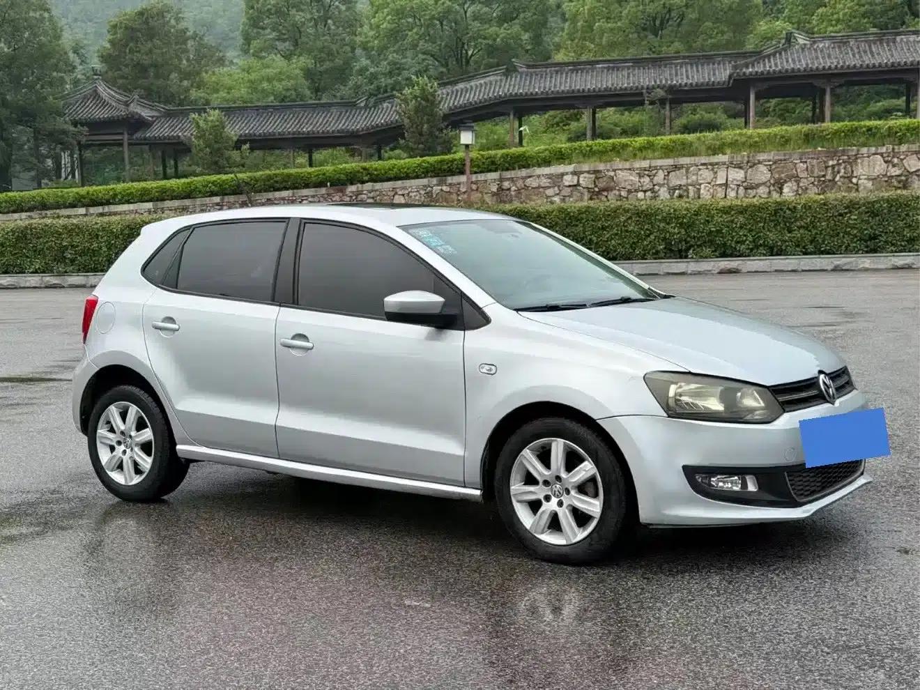 2013 Polo 1.4L Automatic Luxury Edition — миниатюра 3