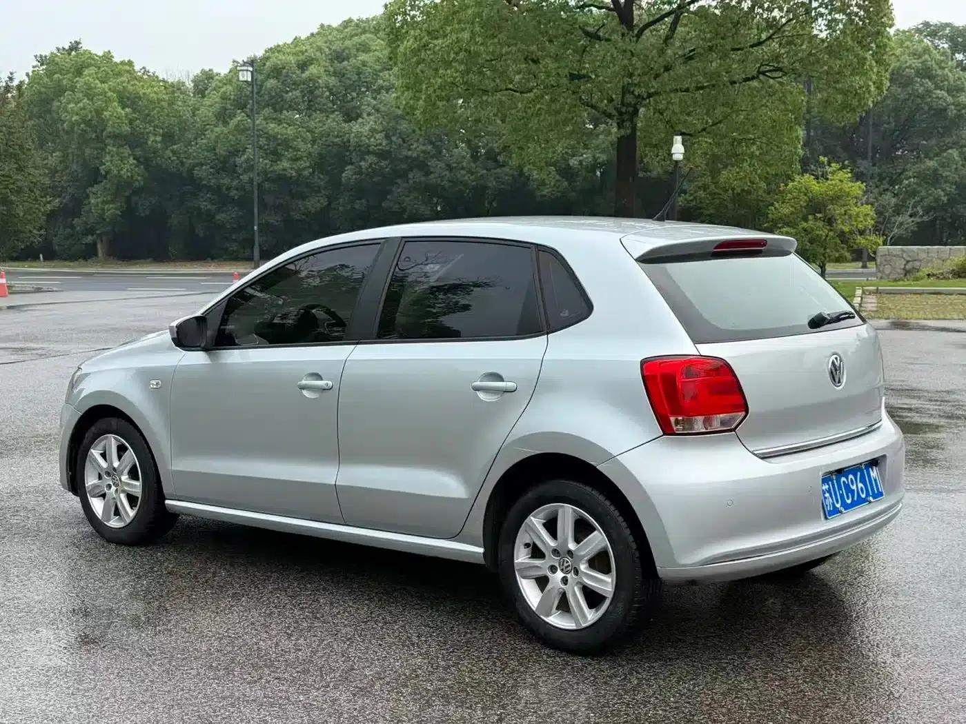 2013 Polo 1.4L Automatic Luxury Edition — миниатюра 5