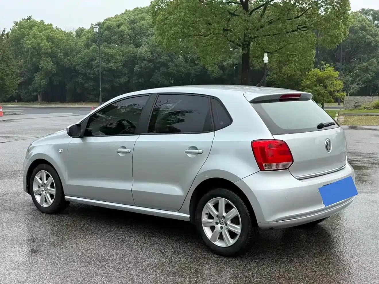 2013 Polo 1.4L Automatic Luxury Edition — миниатюра 6