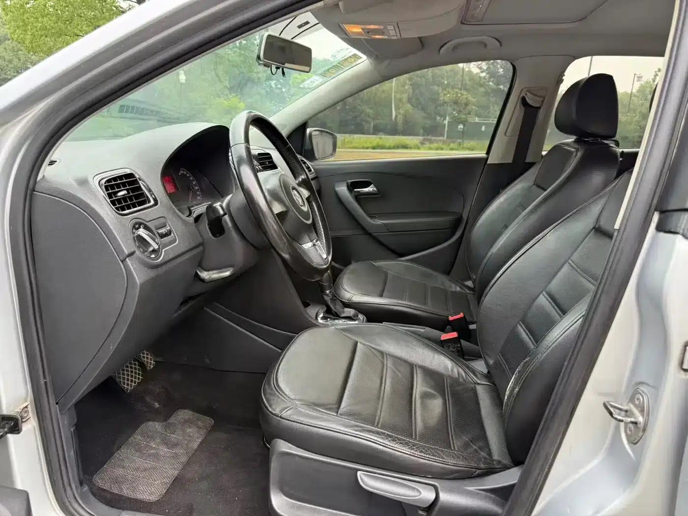 2013 Polo 1.4L Automatic Luxury Edition — миниатюра 7