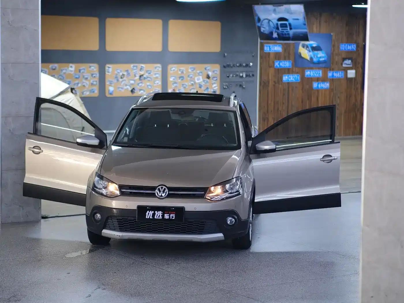 2014 Polo 1.6L Cross Polo Automatic — миниатюра 1