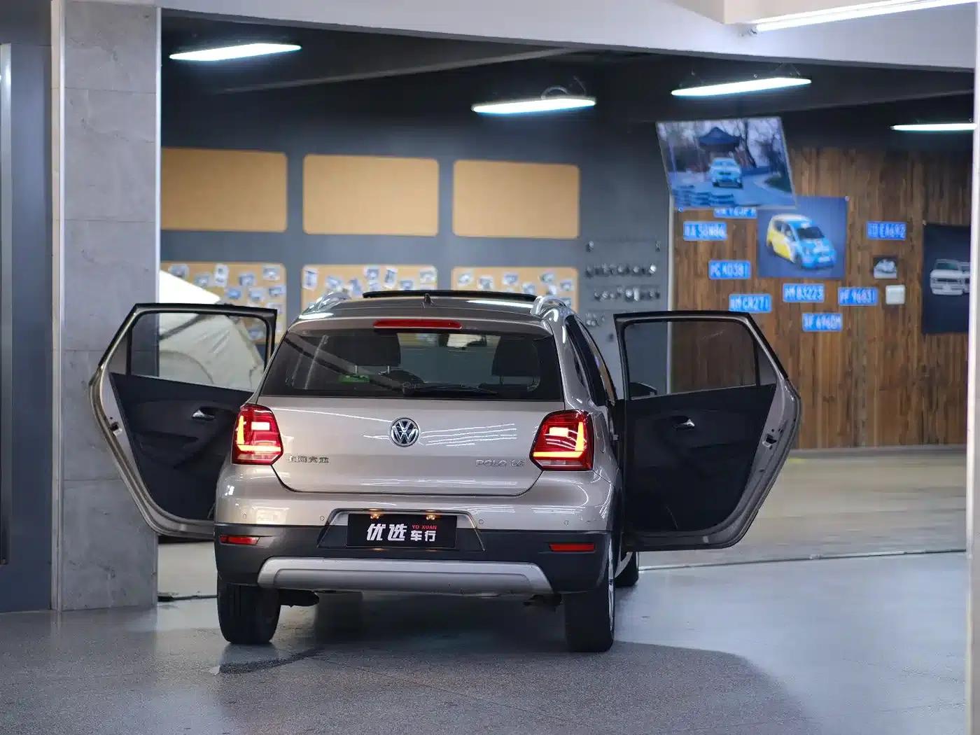 2014 Polo 1.6L Cross Polo Automatic — миниатюра 2