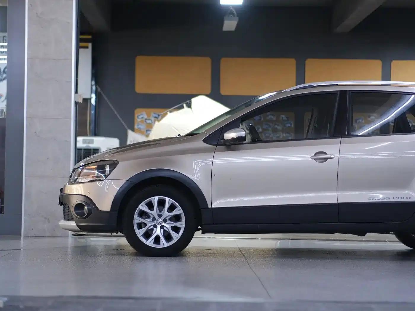 2014 Polo 1.6L Cross Polo Automatic — миниатюра 17