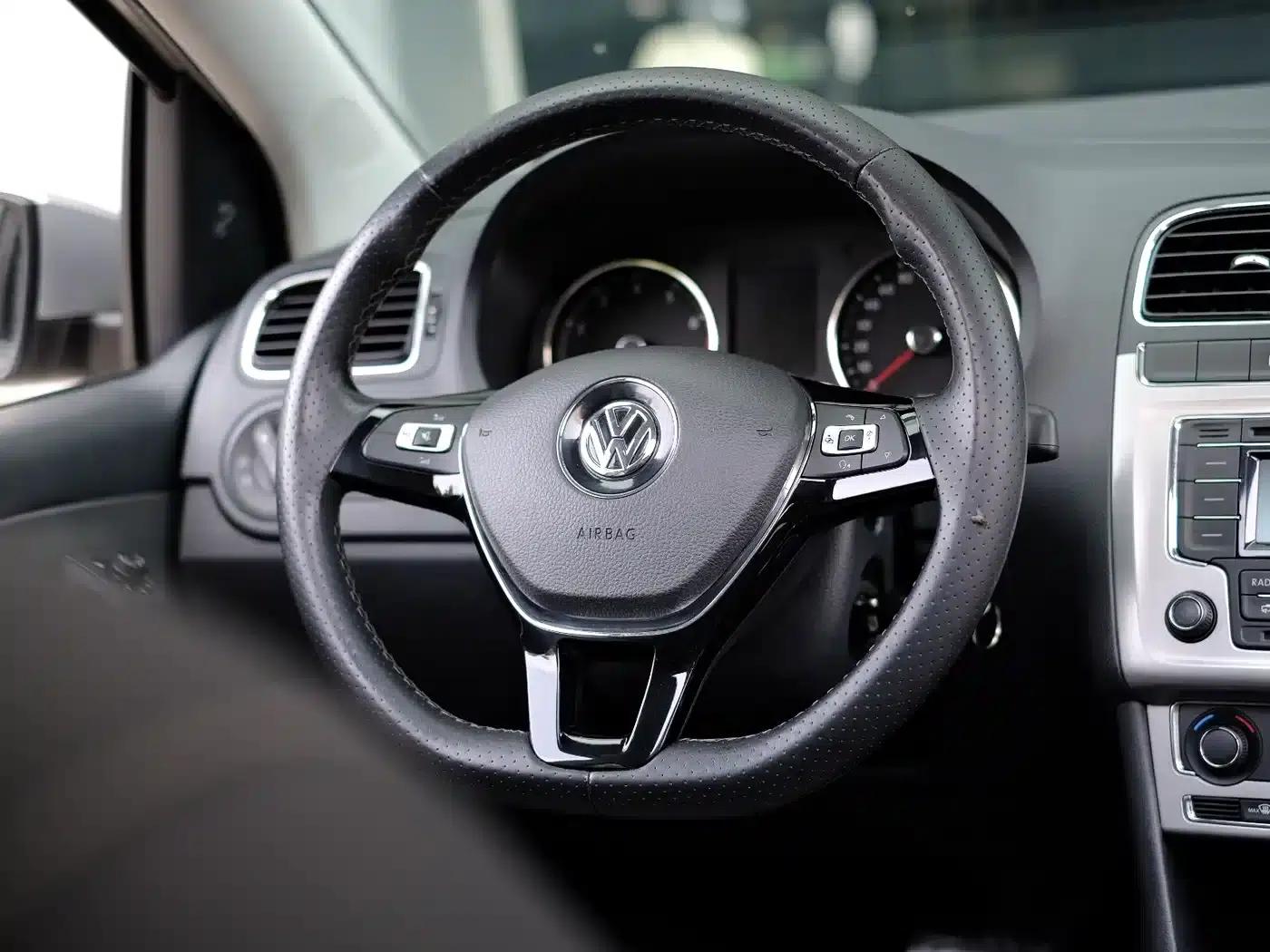 2014 Polo 1.6L Cross Polo Automatic — миниатюра 19