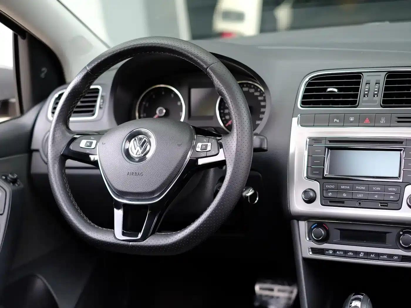 2014 Polo 1.6L Cross Polo Automatic — миниатюра 35