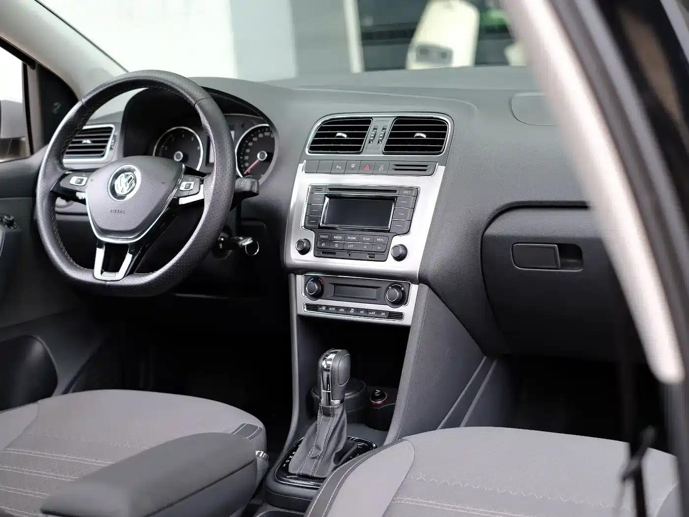 2014 Polo 1.6L Cross Polo Automatic — миниатюра 57