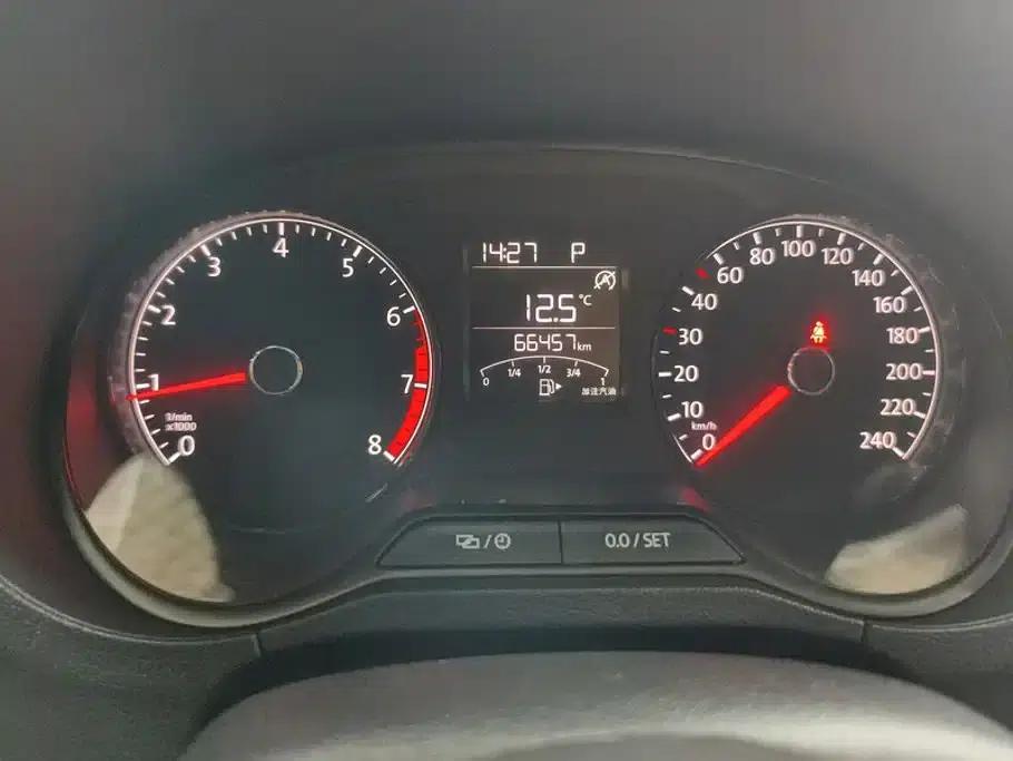 2018 Polo 1.5L Automatic Comfort Edition — миниатюра 14